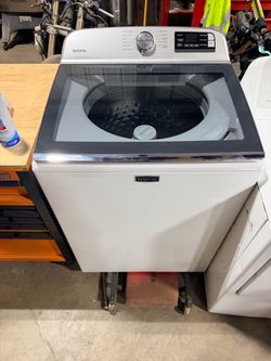 Maytag WiFi Washer / hot point Dryer