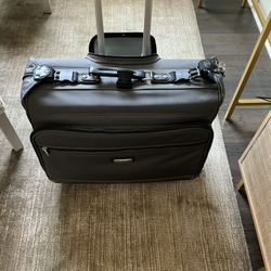Pathfinder Travel Bag Very Sturdy 22" By 20" 
