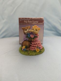 Kitty Bouquet Figurine (Mint Condition) - Item# 355