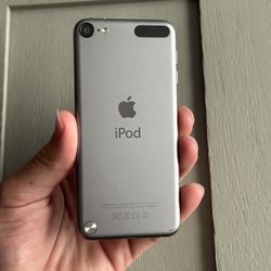 Apple iPod Touch 5th Generation 