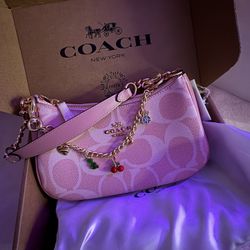 Pink signature canvas shoulder bag with gold chain