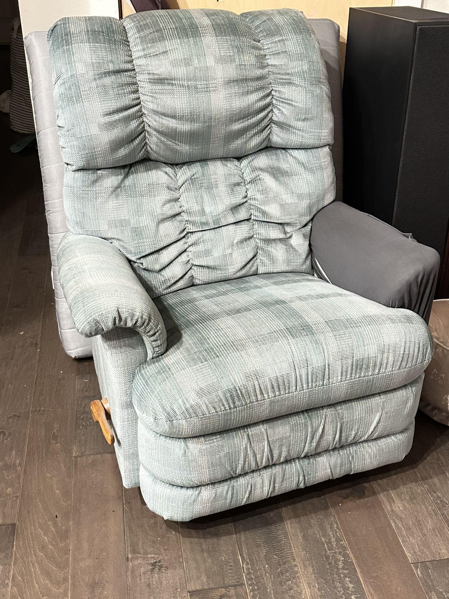 Free Recliner