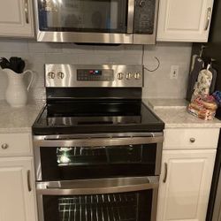 Beautiful Kitchen Appliances Package 