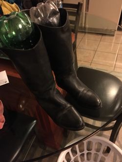 Size 5 black leather boots