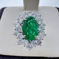 18KT Gold Ring With Emeralds & Diamonds 