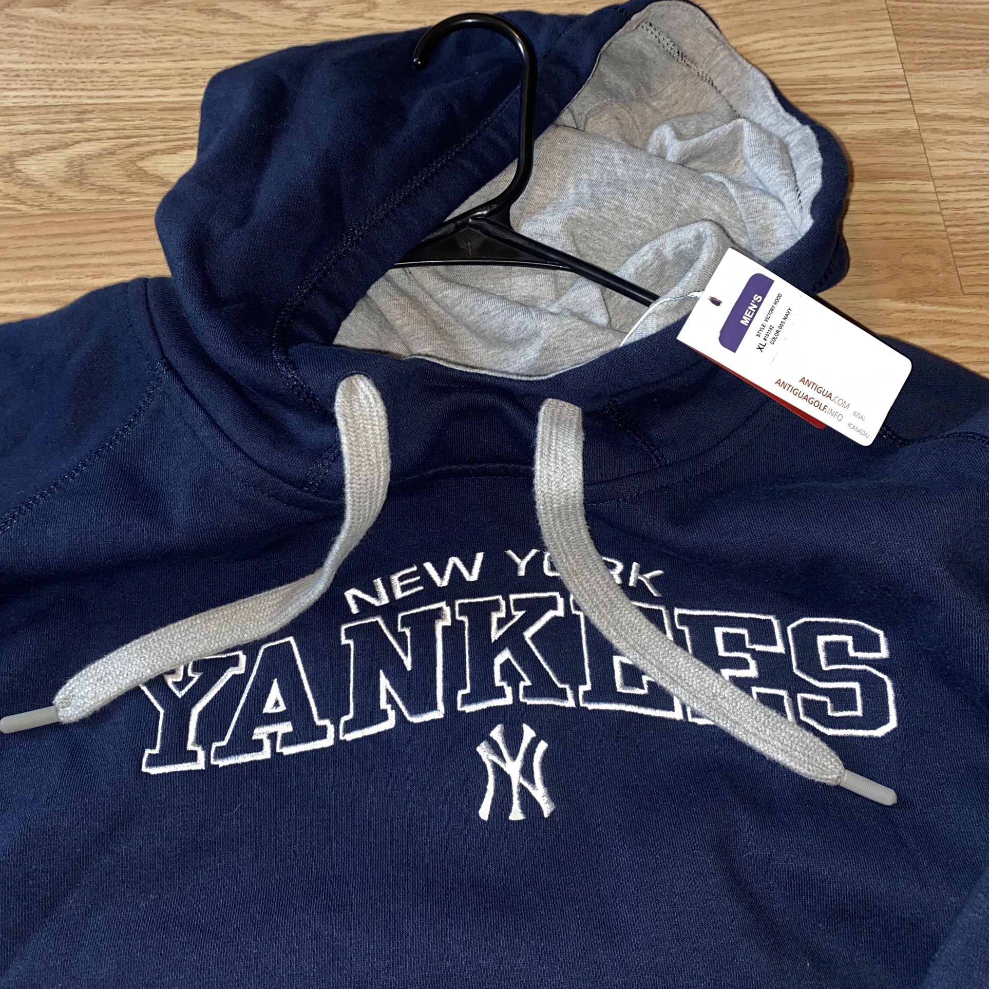 Mens New York Yankees Sweatshirt NWT