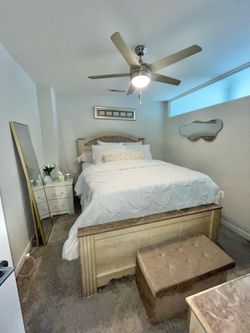 Modern Queen Bedroom Set – Bed Frame, Dresser, Nightstands + Bench (Light Wood)