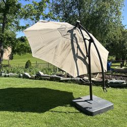 Cantilever Umbrella 