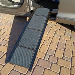 4 Section Folding Pet Ramp Super Condition Cash Only Please