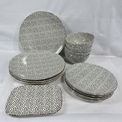 #89 Thyme & Table Signature Collection Dot set 13
