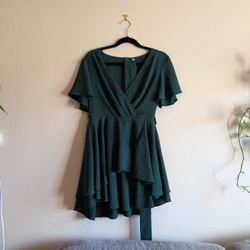 Emerald Green Dress Size Small Flowy With Tie