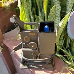 8mm Retro Movie Projector And Screen