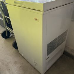 Koolatron Ice Chest/freezer
