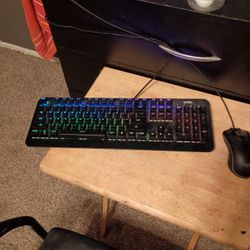 Gaming Setup (PlayStation 4, Gaming Keyboard And Mouse)