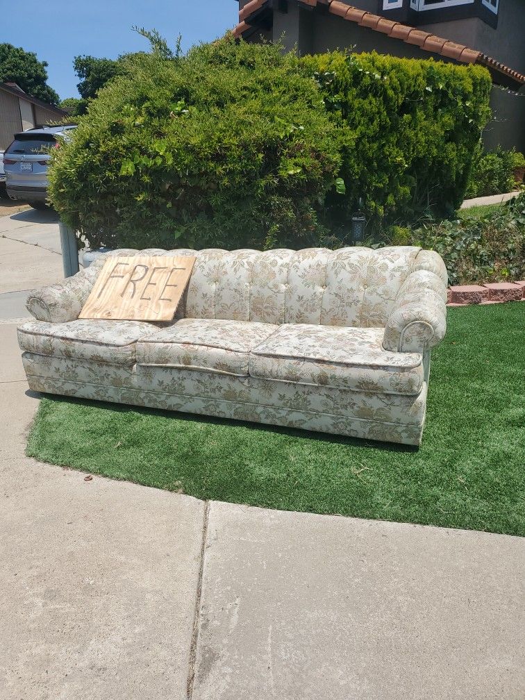 FREE 7 FT COUCH