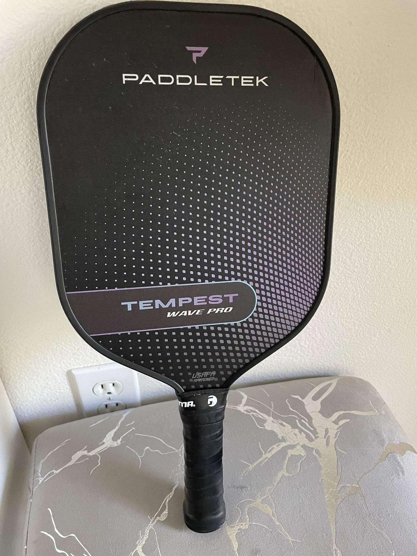 Paddletek Tempest Wave Pro - slightly used. Professional Pickleball Paddles