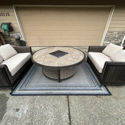 Costco Outdoor Swivel Couches With Table Great Condition 