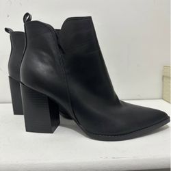 NINE WEST Heels. Size 9 1/2