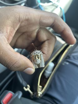 20k Pendant Gold , Diamond Face