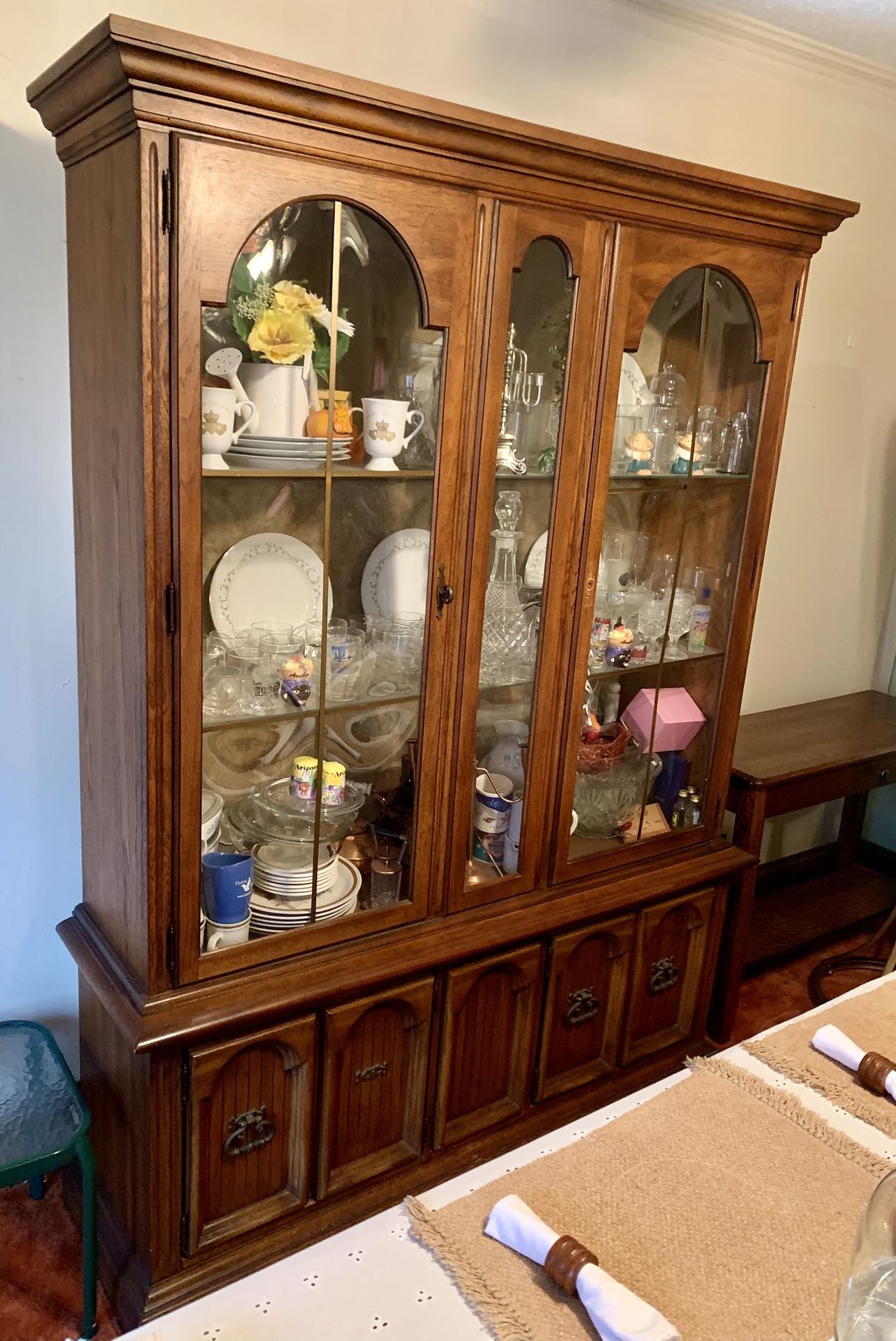 China cabinet 