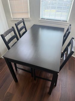 Dining table with 4 chairs 🪑
