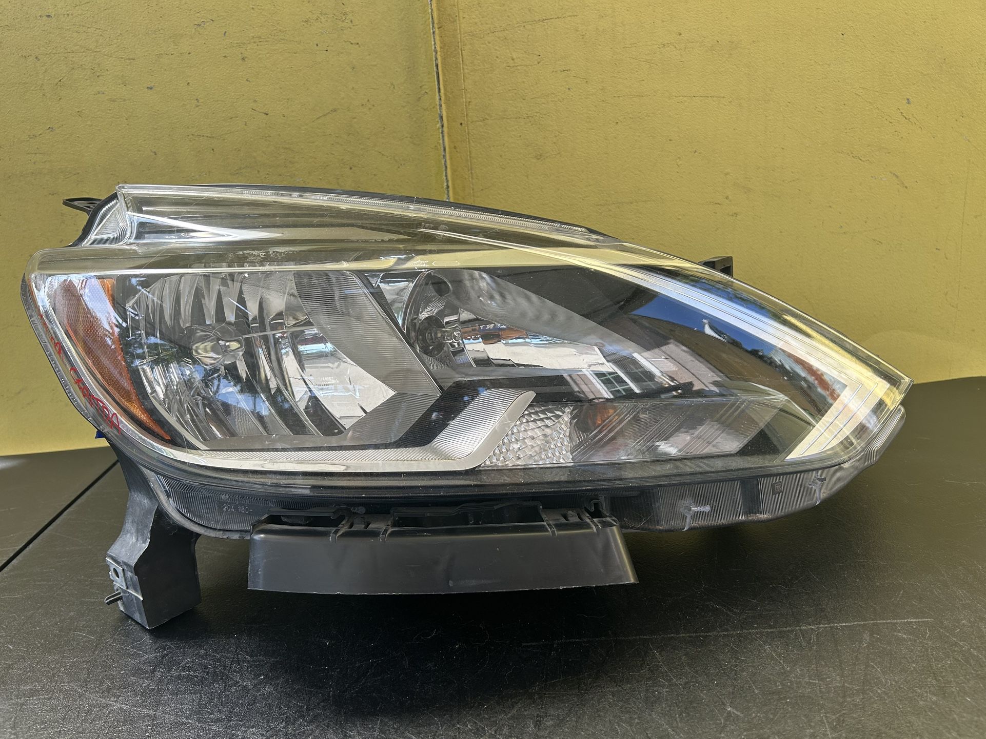 2016-2019 NISSAN SENTRA RH HEADLIGHT 