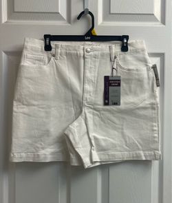 Brand new Ladies white classic denim shorts sizes 14 & 16 $6.00 each