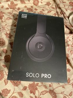 Beats Solo Pro Brand new !