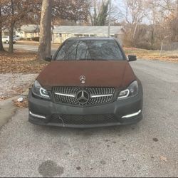 2013 Mercedes-Benz C250 Sport – Unique Look, Runs Great!