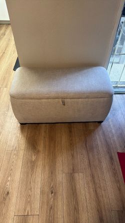 Boucle Store Bench