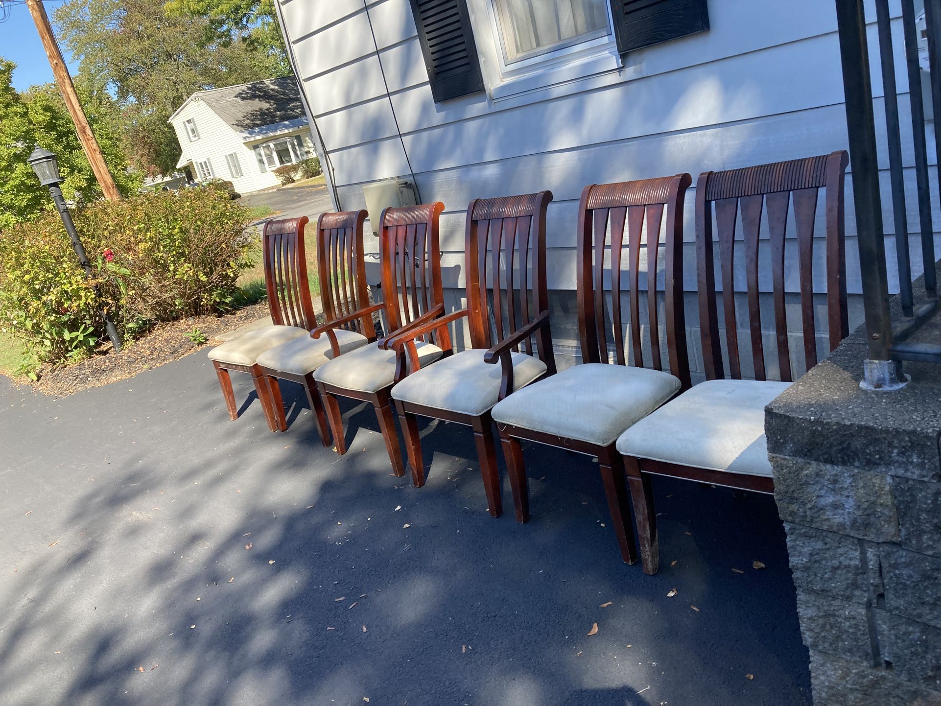 Traditional Solid Wood Chairs (lot of 6)