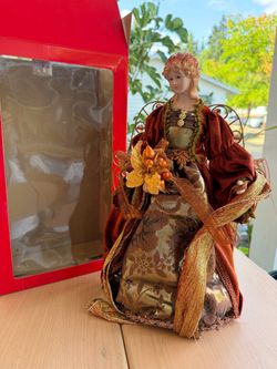 Vintage Elegant Christmas Tree Topper / Holiday Angel Figurine with Original Box