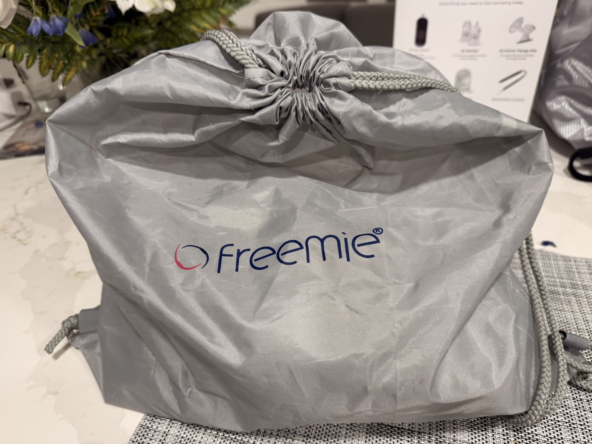 Freemie Wereable Breast Pump FREE