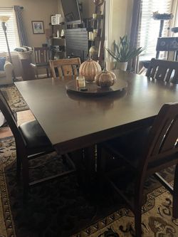 Beautiful Pub Style Table With 6 Chairs And Lazy Susan