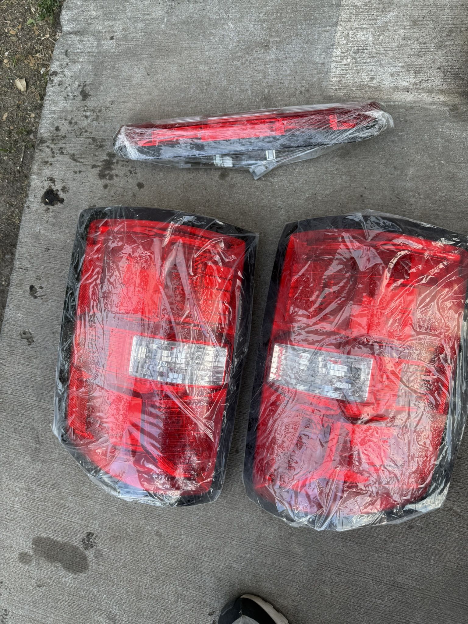 GMC 2018-2022 Back Tail Lights