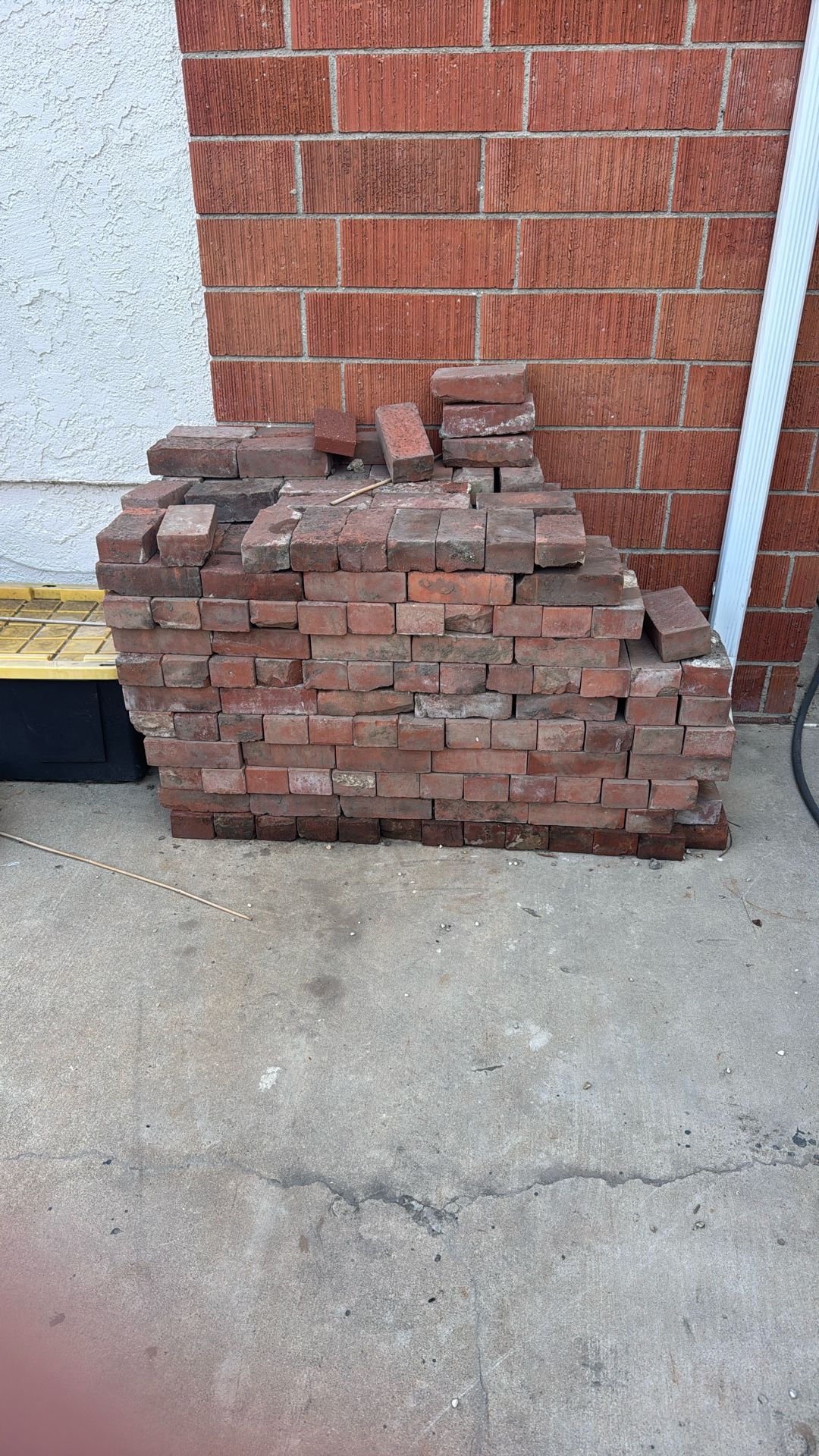 Free Bricks for Sale in Wilmington, CA - OfferUp