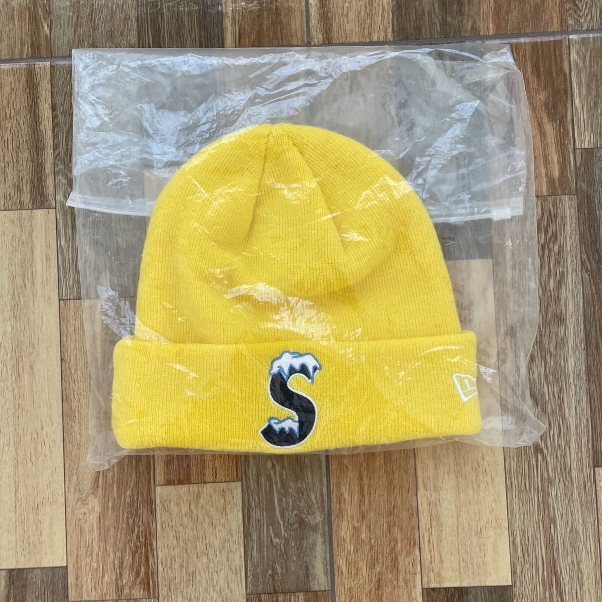 Supreme Beanie (Yellow)