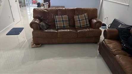 Sofá bed brown in good condition