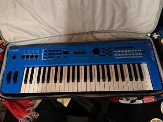 Yamaha MX49 keyboard with gig bag