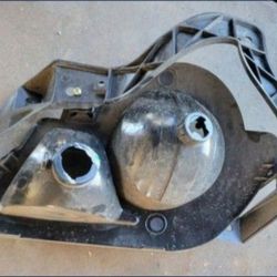 2002 Chevy Avalanche  Left Driverside Foglight In Good Condition