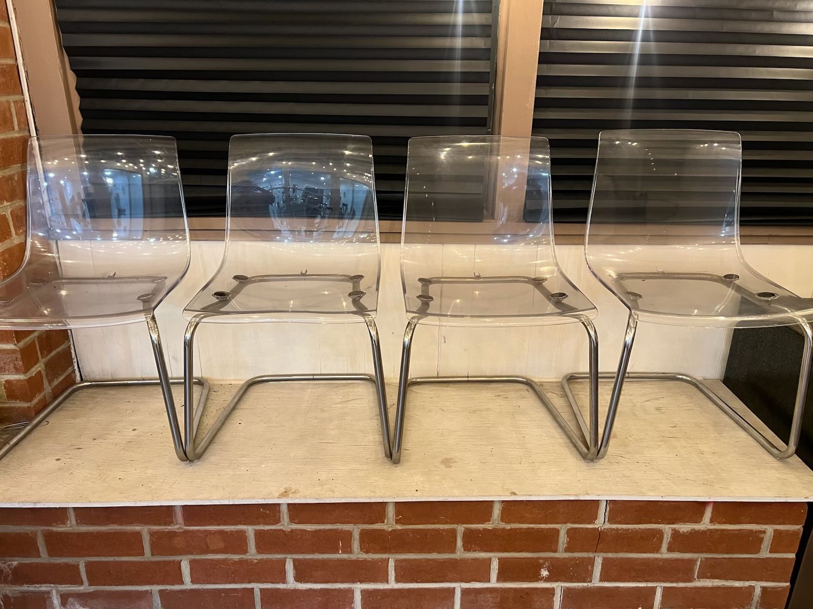 Clear Plastic Chairs