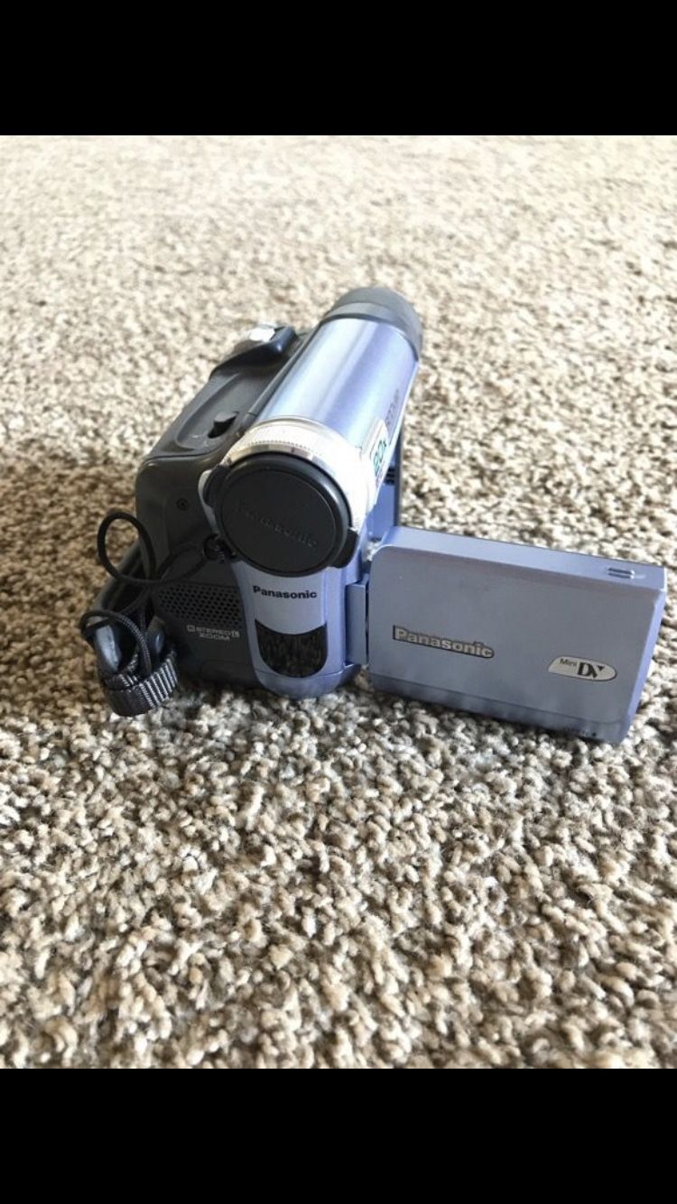Panasonic PV-GS9 MiniDV Camcorder w/20x Optical Zoom