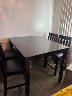 Used dining table espresso w/ 4 chairs $100