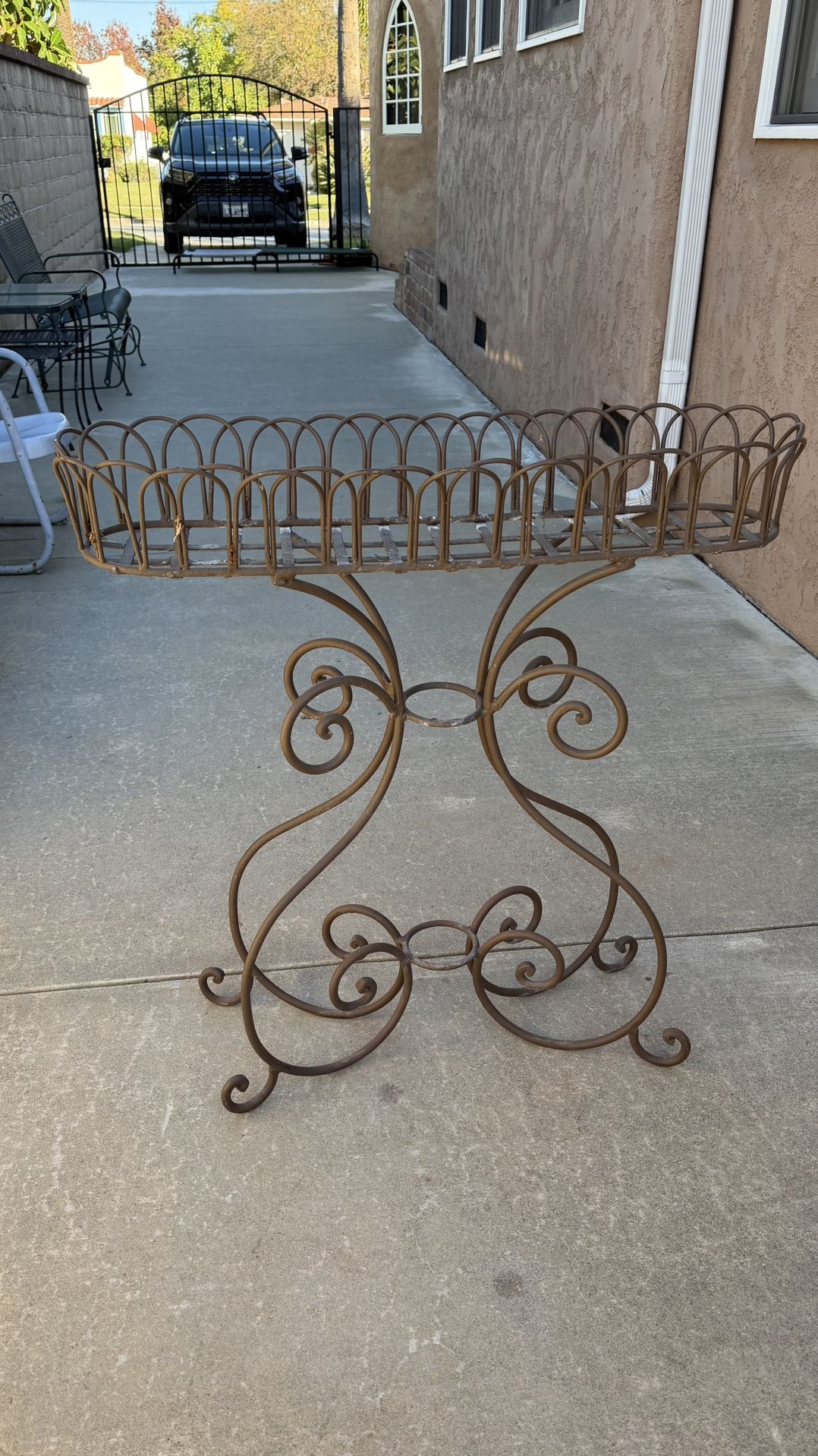 Wrought Iron Curl Fern Plant Stand - Rustic Metal Patio Planter 34” x 35”