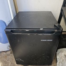 Mini fridge