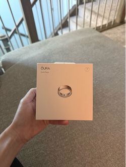 Brand new Oura ring in rose gold