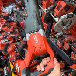 Milwaukee M18 Sawzall Reciprocating Saw 