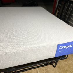 Queen Casper One Mattress, excellent condition 