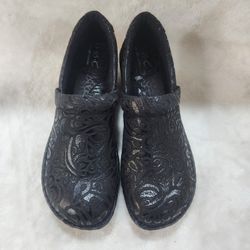 NEW - B.O.C BOC Women Black Leather Clogs Flats Slip-Ons Size 7.5-8 