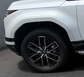 2025 Lexus GX 550 Premium+ OEM 20” Wheels & Tires – Make an Offer